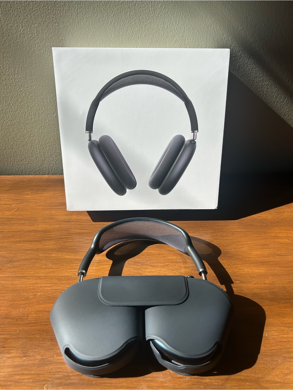 AirPods Max - Midnight Over-Ear Headphones